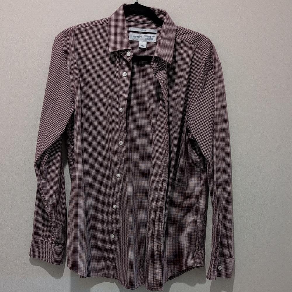 Old Navy Men's Red Checkered Button Down Shirt